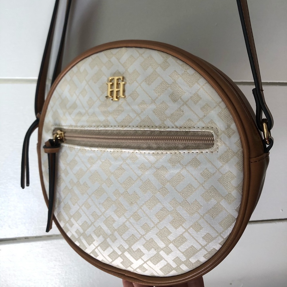 Tommy Hilfiger round purse - Picture 3 of 7